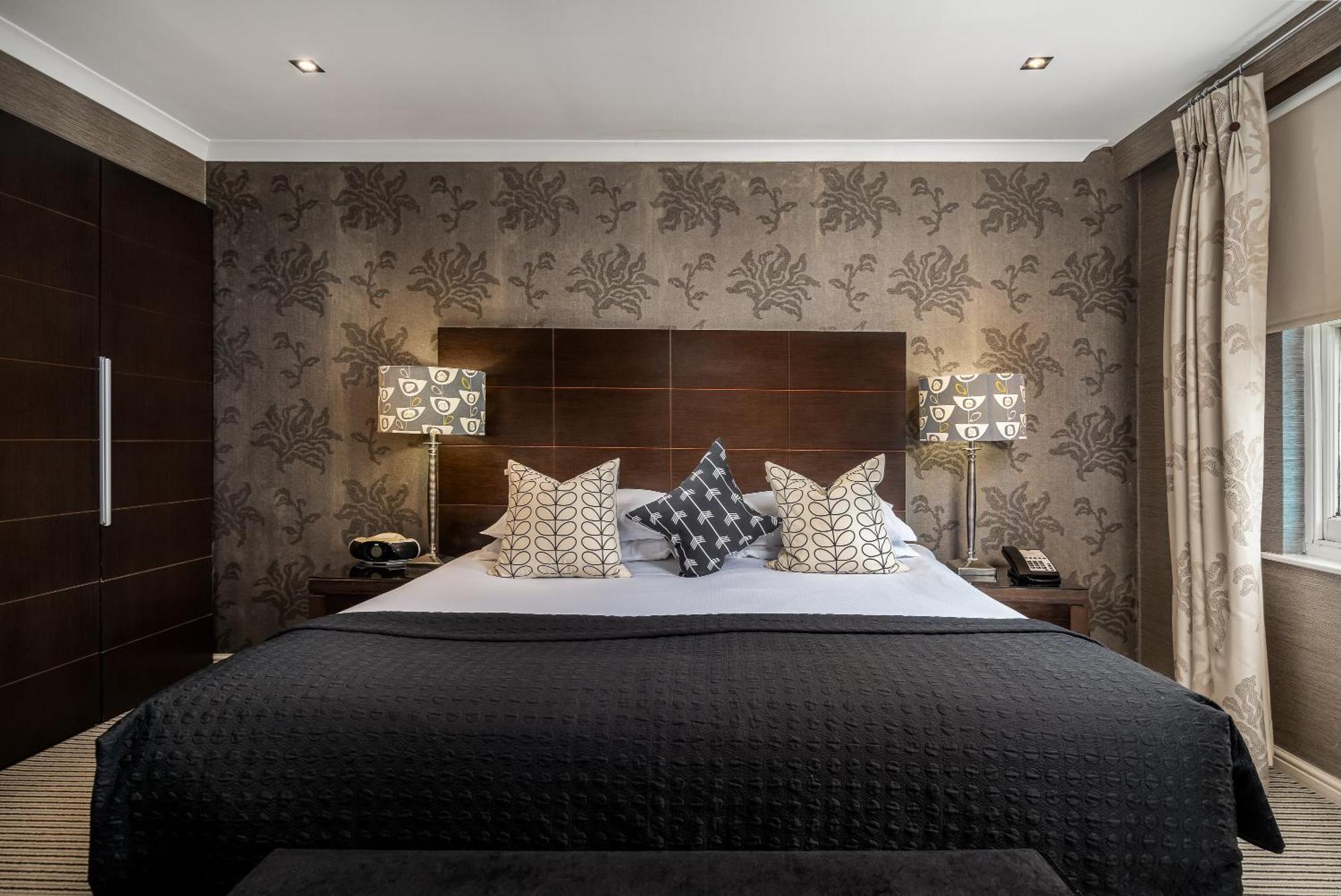 Deluxe King or Twin Room