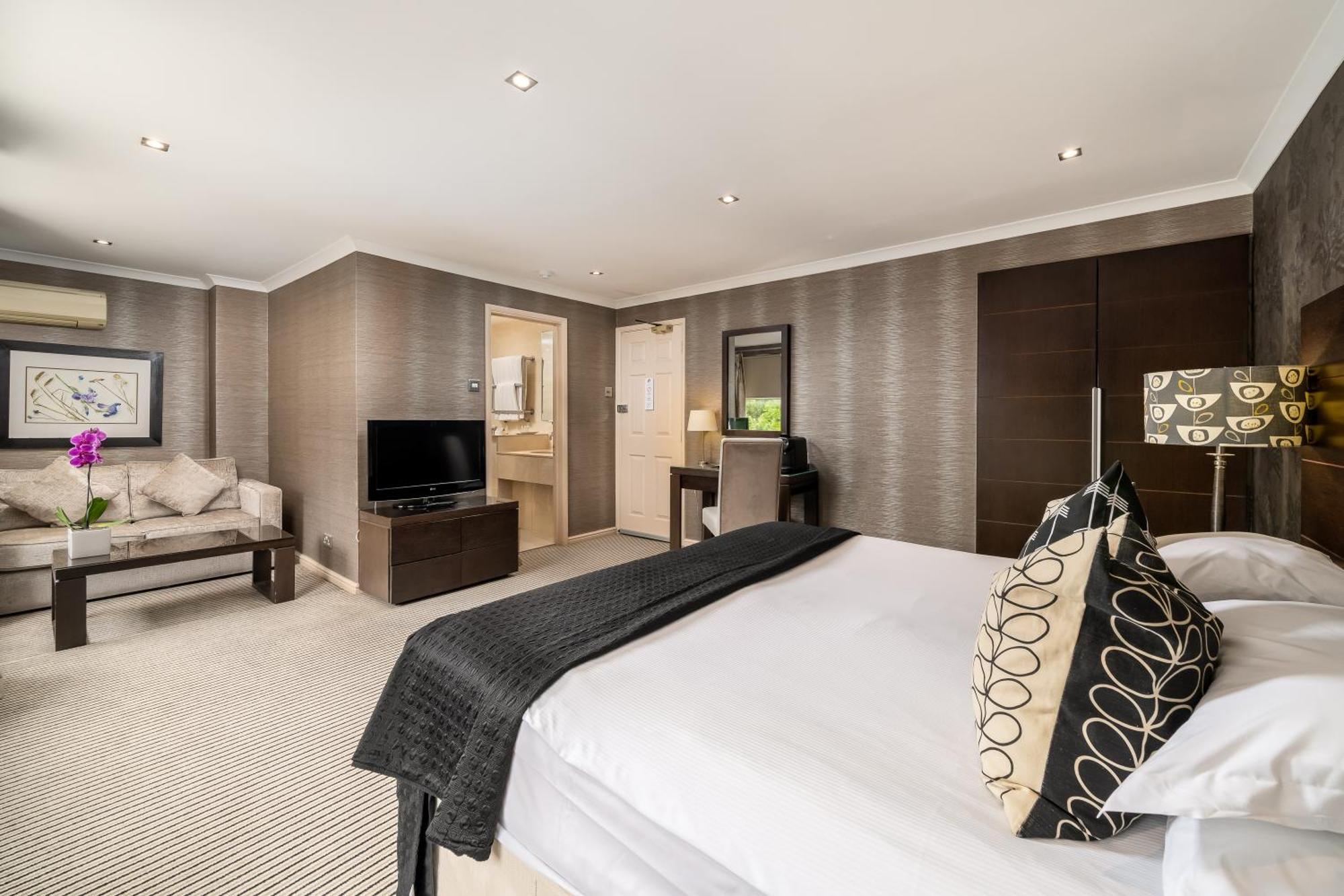 Deluxe King or Twin Room